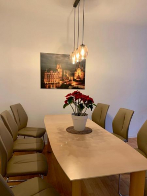 Ferienwohnung Nähe Stadtpark, 4 Schlafzimmer, Terrasse, Parkplatz - Wohnung 2 in Erfurt, Erfurt